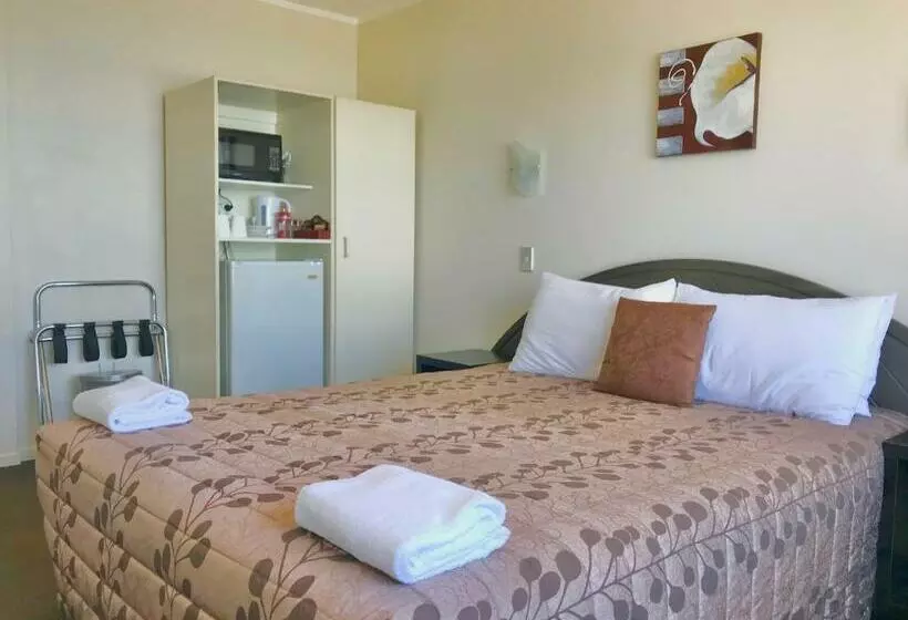 اتاق استاندارد با چشم‌انداز دریاچه, Tui Oaks Motel
