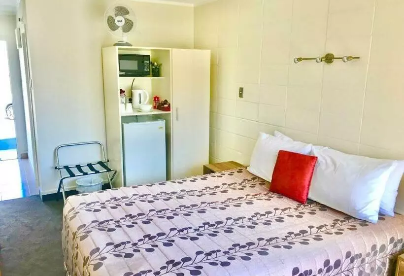 اتاق استاندارد, Tui Oaks Motel
