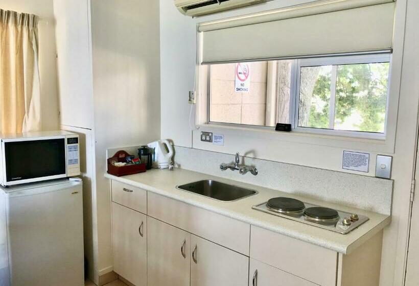 1 Bedroom Apartment Lake View, Tui Oaks Motel