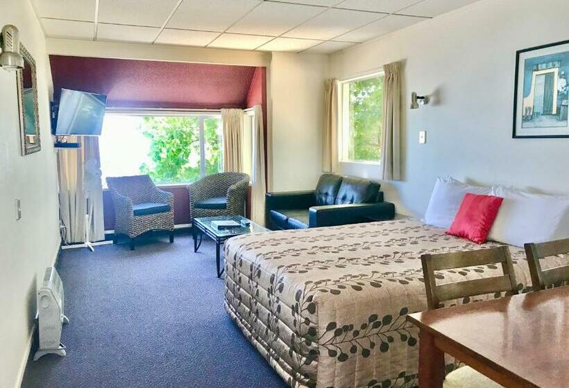 1 Bedroom Apartment Lake View, Tui Oaks Motel