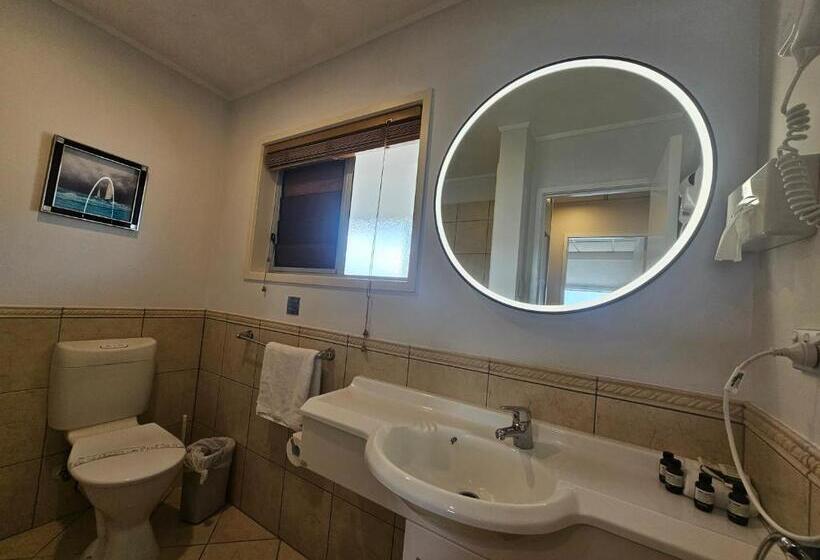 1 Bedroom Apartment Lake View, Tui Oaks Motel