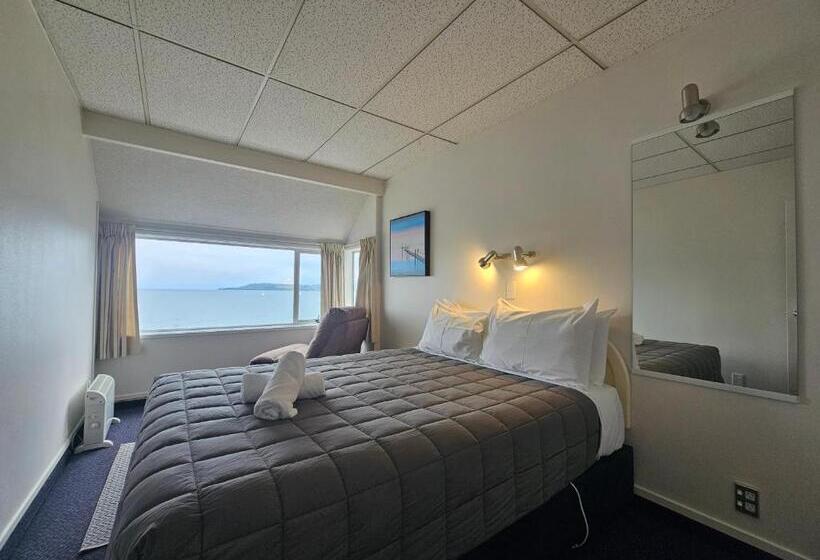1 Bedroom Apartment Lake View, Tui Oaks Motel