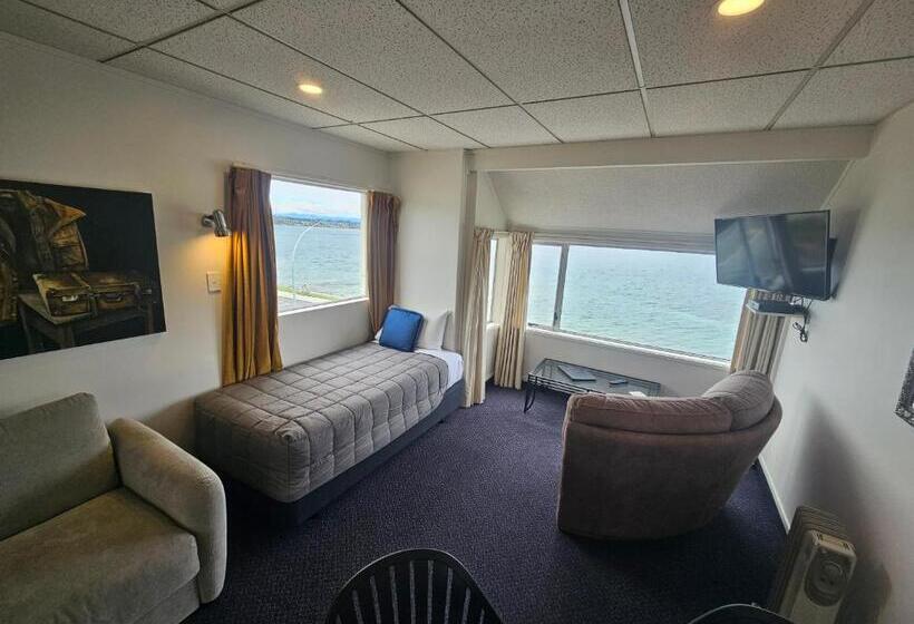 1 Bedroom Apartment Lake View, Tui Oaks Motel