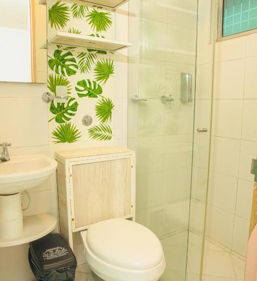 חדר דחוקס עם מיטת קינג, La Brisa Loca Hostel