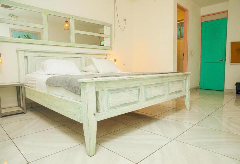 Quarto Deluxe Cama King, La Brisa Loca Hostel