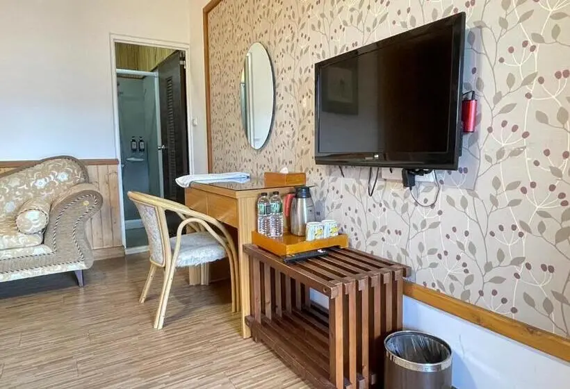 اتاق استاندارد با چشم‌انداز کوهستان, Dragon Manor Resort