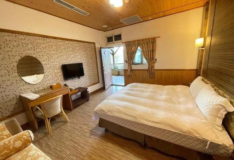 اتاق استاندارد با چشم‌انداز کوهستان, Dragon Manor Resort
