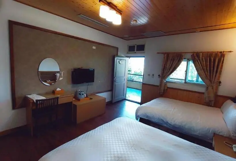 اتاق استاندارد چهار تخته, Dragon Manor Resort