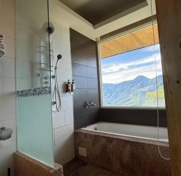 اتاق لوکس خانوادگی, Dragon Manor Resort