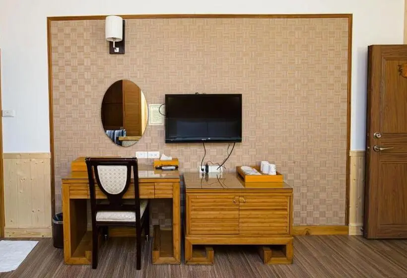 اتاق استاندارد سه نفره, Dragon Manor Resort