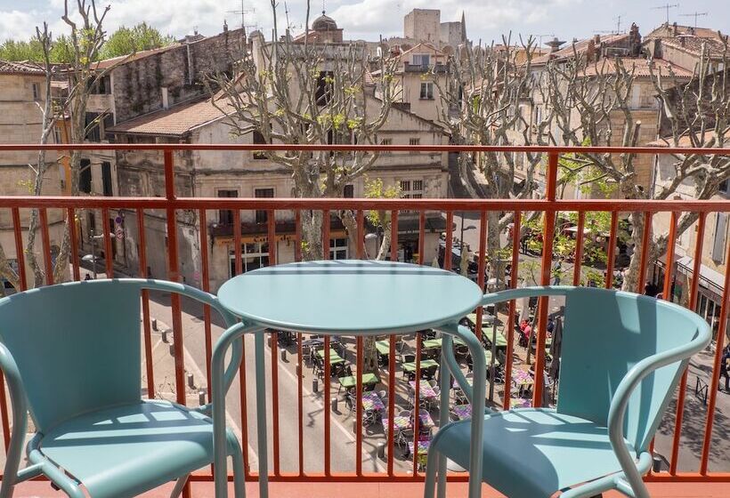 اتاق خانوادگی, Hôtel Voltaire