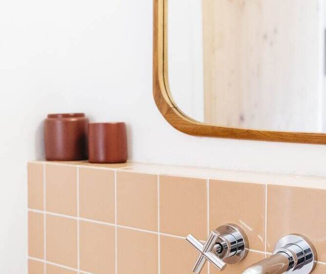 Семейный Номер, Hôtel Voltaire