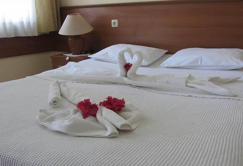 اتاق استاندارد با بالکن, Ipek Hotel Camyuva