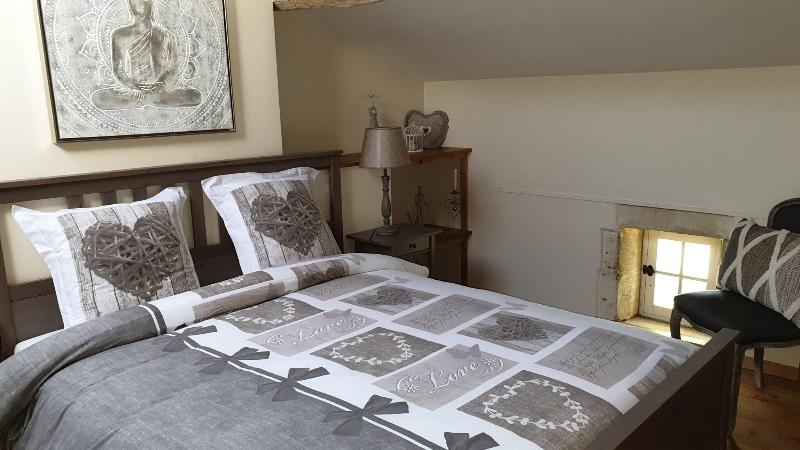 اتاق راحتی, Chateau Puygrenier