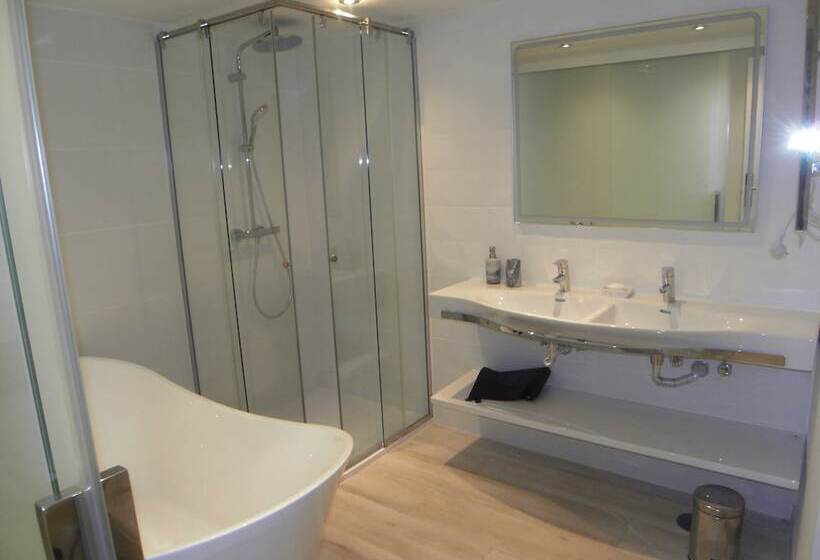 Люкс Повышенной Комфортности, Three Palms   Adults Only