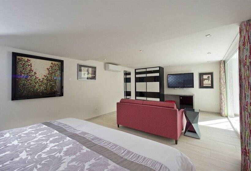 Люкс Повышенной Комфортности, Three Palms Adults Only