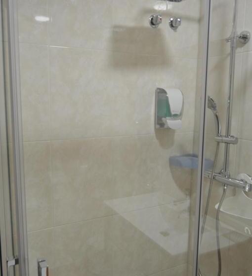 浴室共有ファミリールーム, Restaurante Val