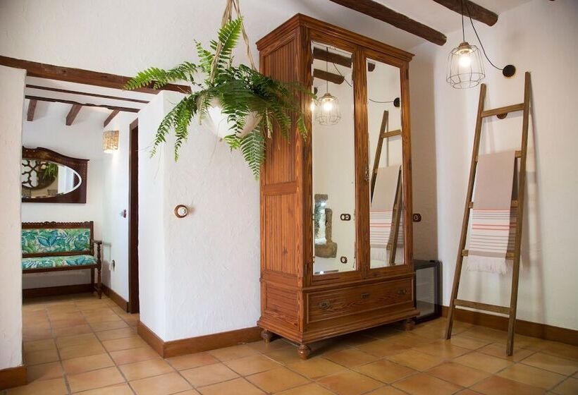 Полулюкс, Rural Rugama