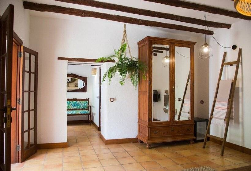 Полулюкс, Rural Rugama