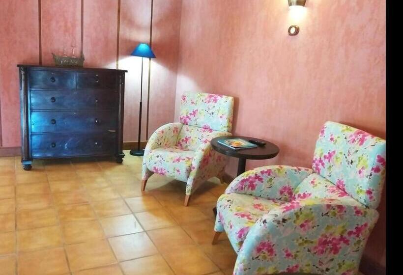 Люкс Вид на Сад, Rural Rugama