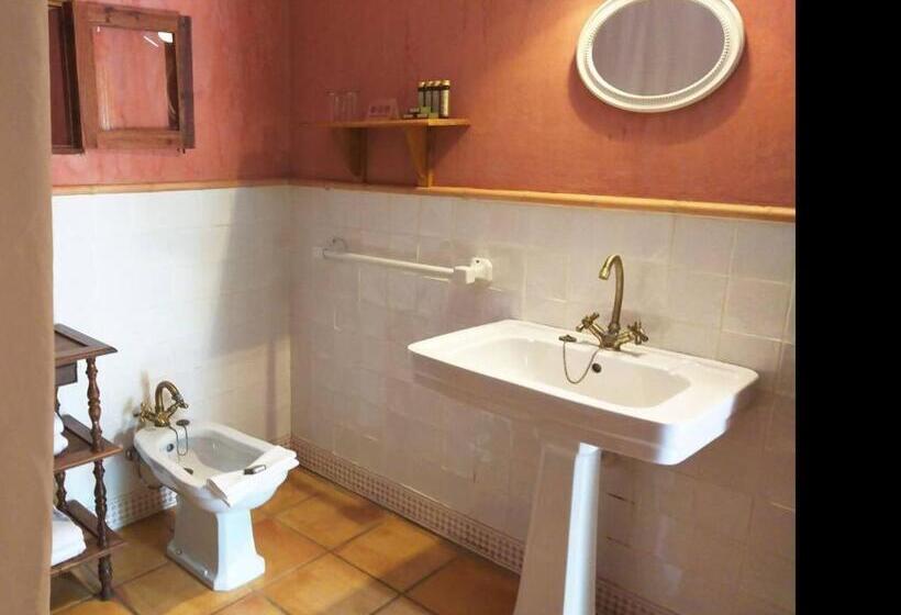 Люкс Вид на Сад, Rural Rugama