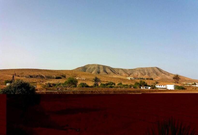 اتاق خانوادگی, Rural Rugama