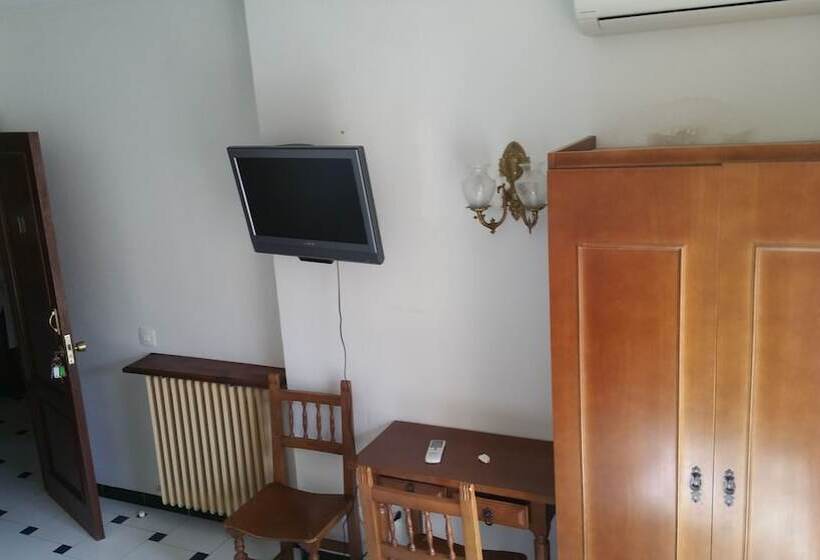 חדר סטנדרט לשלושה, Hostal Boal