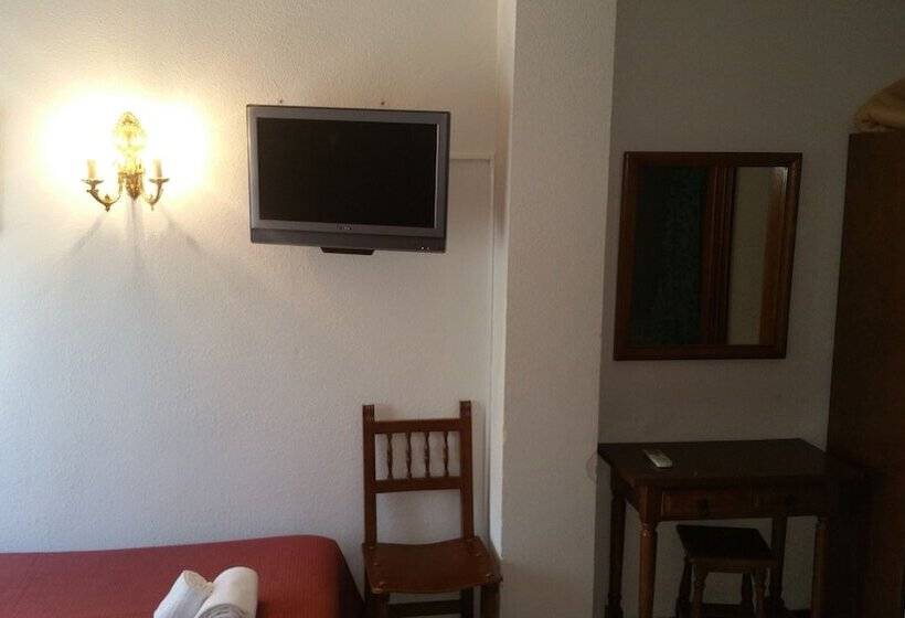 חדר סטנדרט לשלושה, Hostal Boal