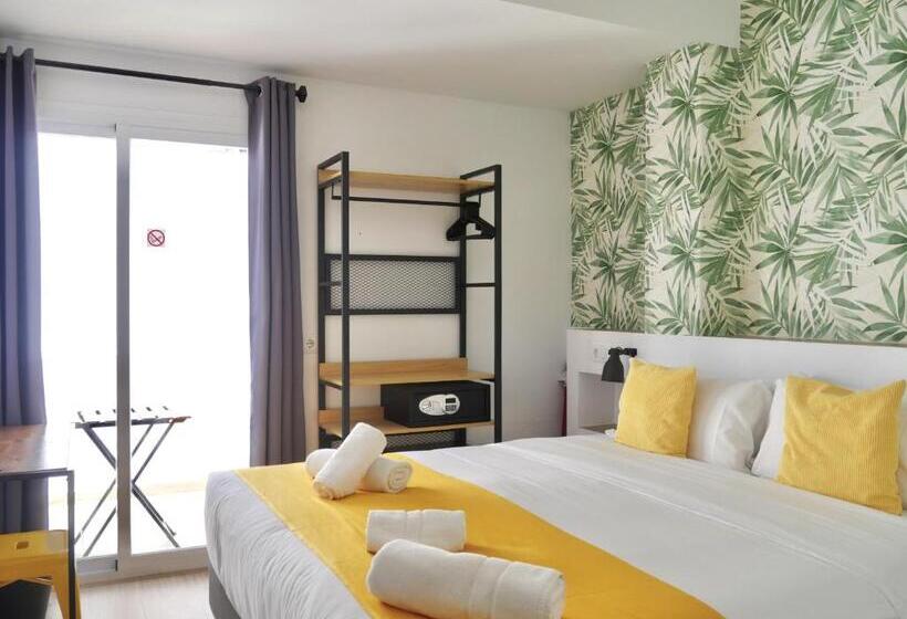 חדר דלוקס עם מרפסת, Nanit Rooms Ibiza Hostal