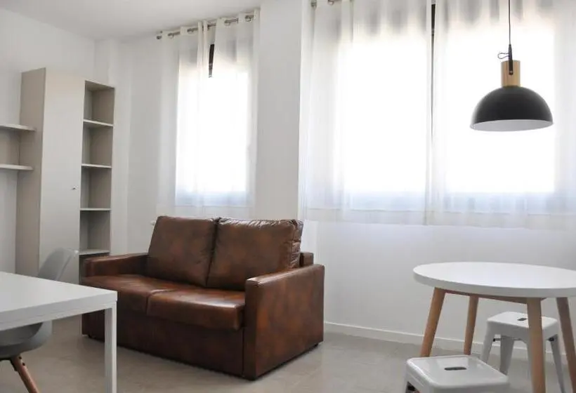 استودیو خانوادگی, Residencia Universitaria Tarragona Mediterrani