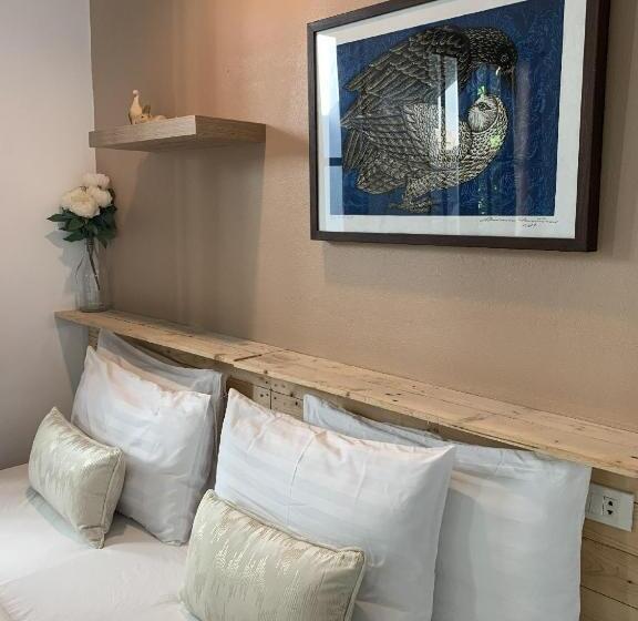 Bungalow Standard, Benjamin S Hut