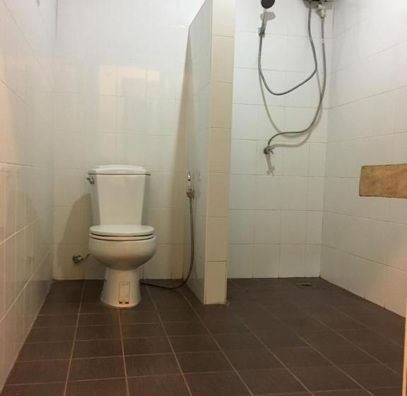 Cameră Standard, Benjamin S Hut