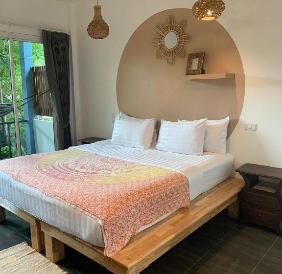 Cameră Standard, Benjamin S Hut