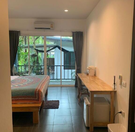 Cameră Standard, Benjamin S Hut