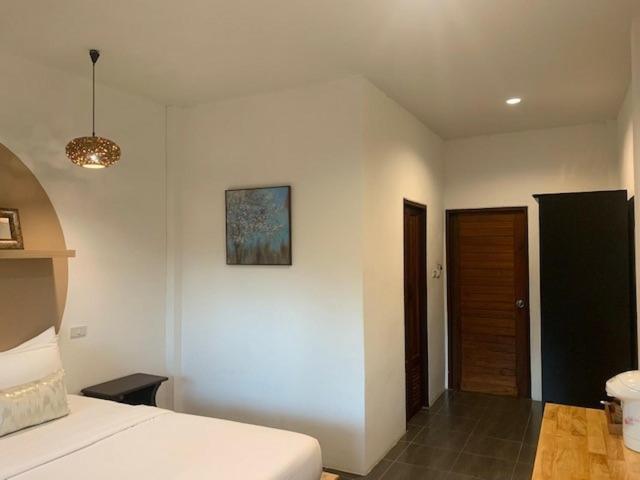 Cameră Standard, Benjamin S Hut