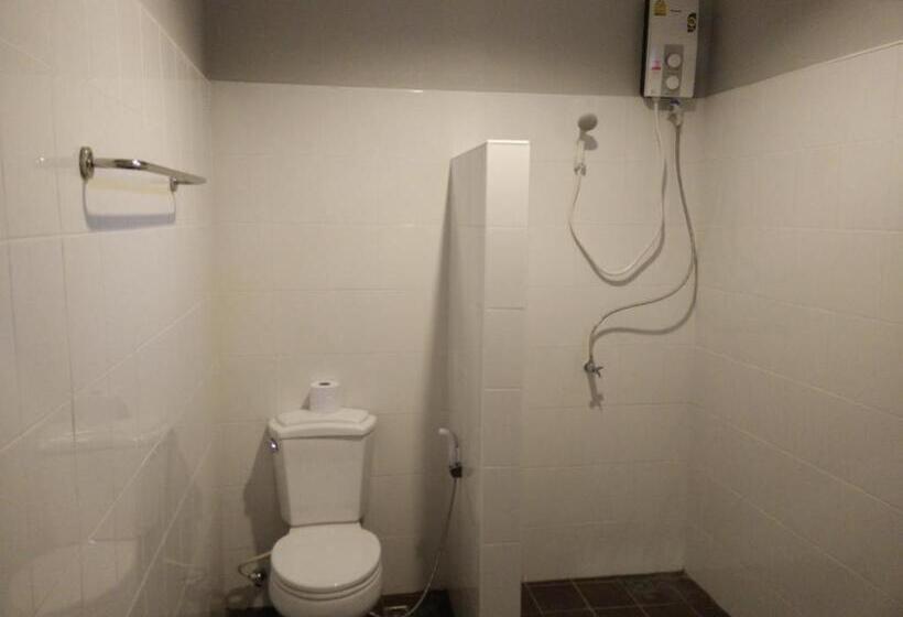 Quarto Estandar, Benjamin S Hut