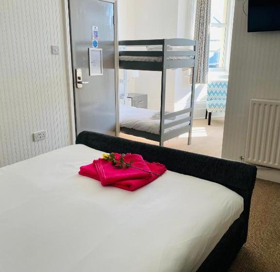 패밀리 룸 측면 바다 전망, Villa Mentone