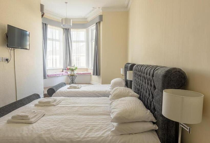 측면 바다 전망 스탠다드 3인룸, Villa Mentone