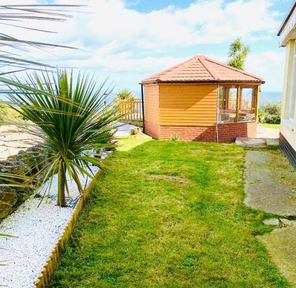 غرفة قياسية ثلاثية ذات إطلالة جانبية على البحر, Villa Mentone