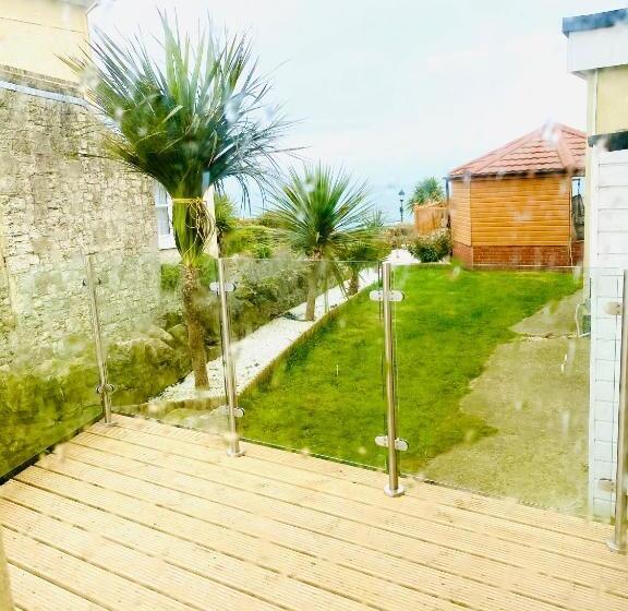 패밀리 룸, Villa Mentone