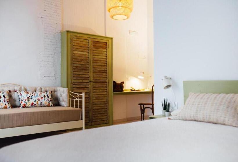 غرفة قياسية ثلاثية, Ottoh Charm Stay