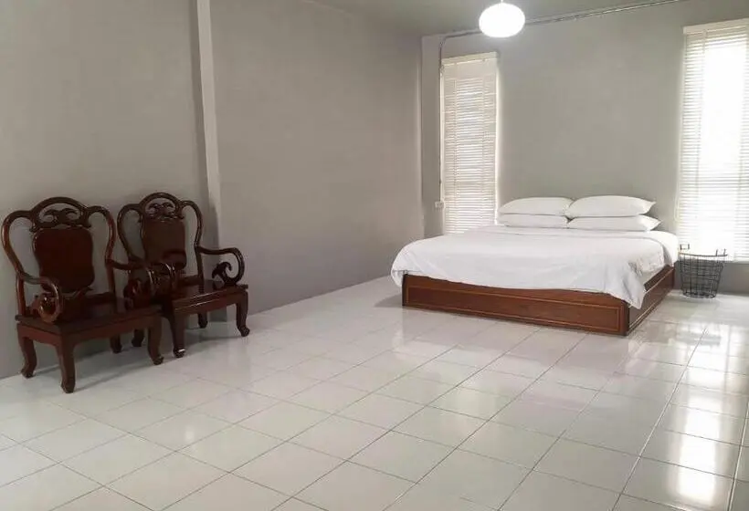 اتاق سوپریور با تخت بزرگ, Siri Guesthouse @ Surat Thani