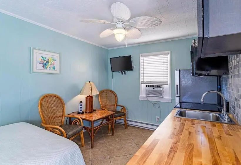 اتاق استاندارد سه نفره, Island Motel Obx