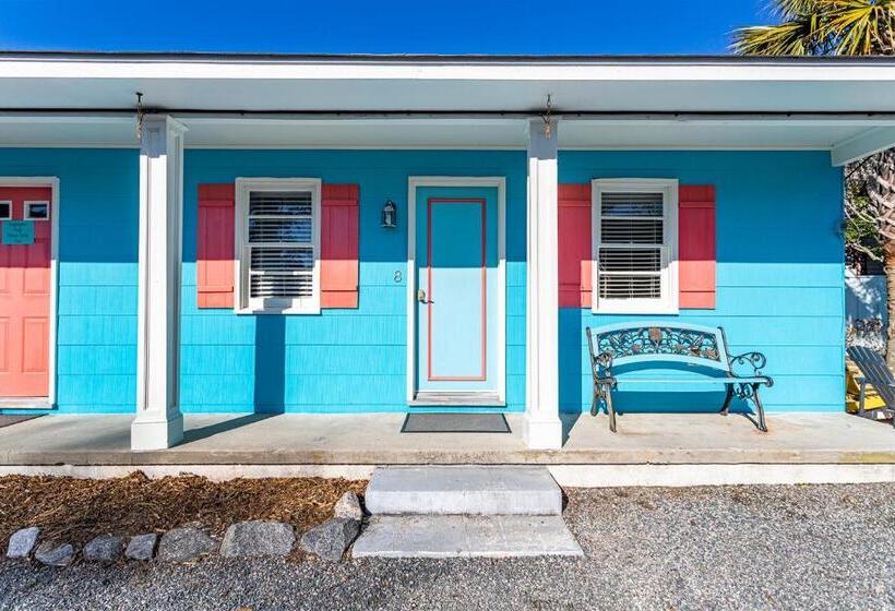 标准三人间, Island Motel Obx