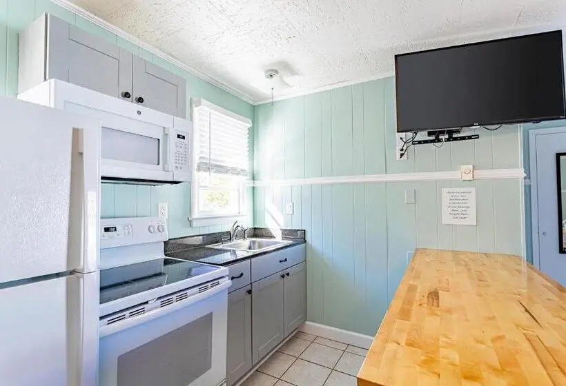 اتاق خانوادگی, Island Motel Obx