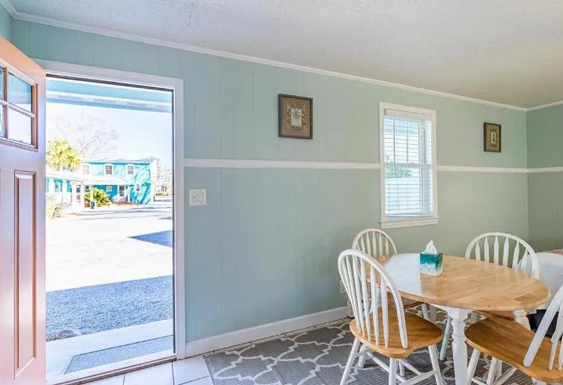 اتاق خانوادگی, Island Motel Obx