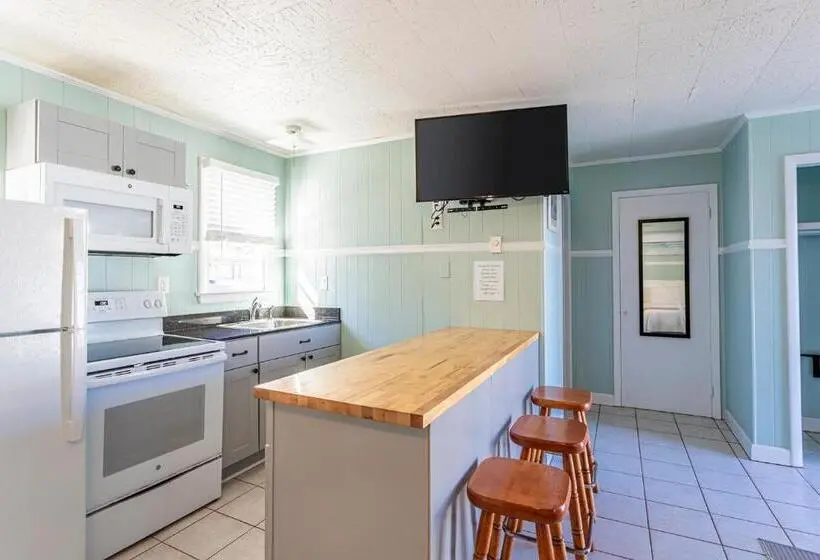 اتاق خانوادگی, Island Motel Obx