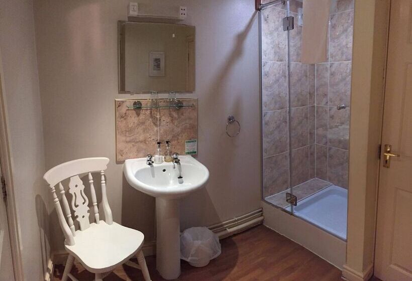 Номер Стандарт, The Hardinge Arms