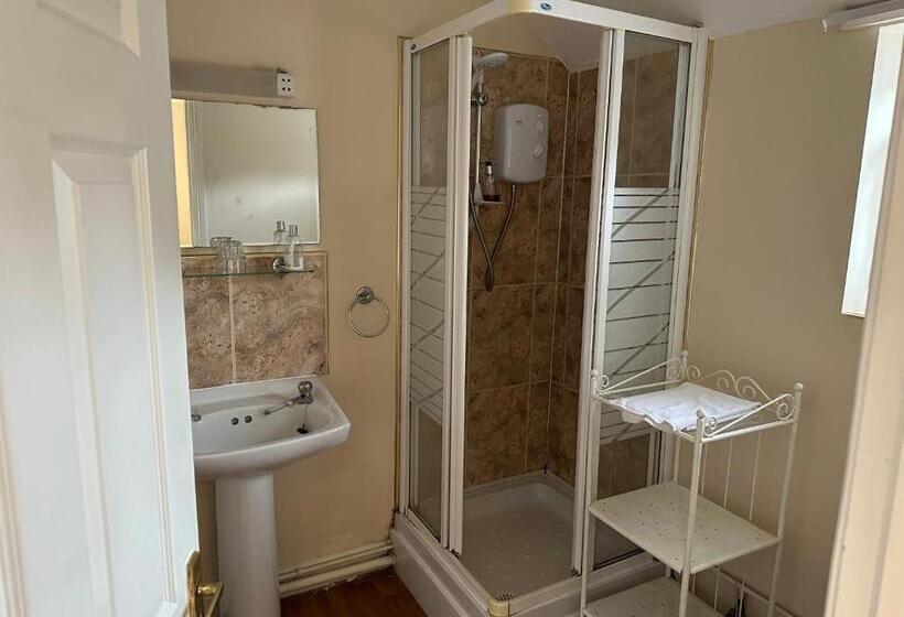 Номер Стандарт, The Hardinge Arms