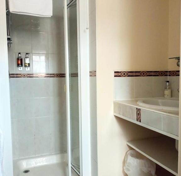 Номер Стандарт, The Hardinge Arms